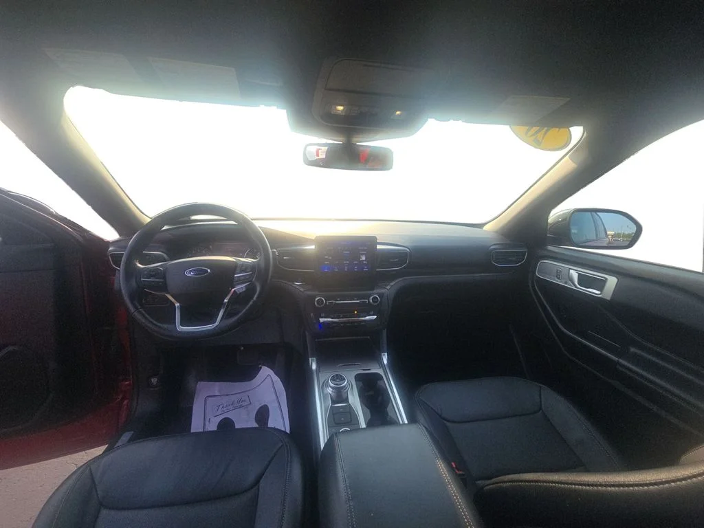 Used 2020 Red Metallic Ford Limited image 9