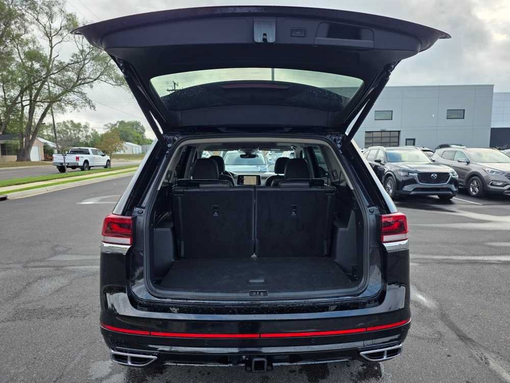Used 2025 Black Volkswagen 2.0T SEL Premium R-Line image 6