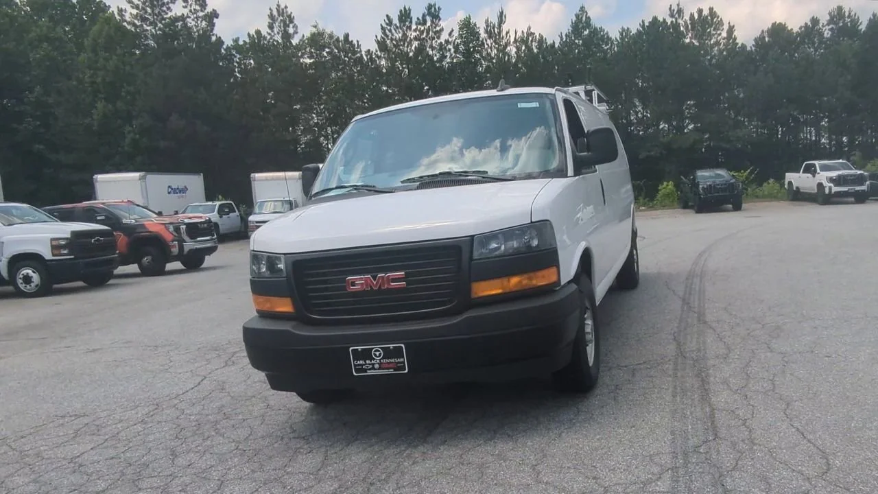 New 2025 Summit White GMC Work Van image 3