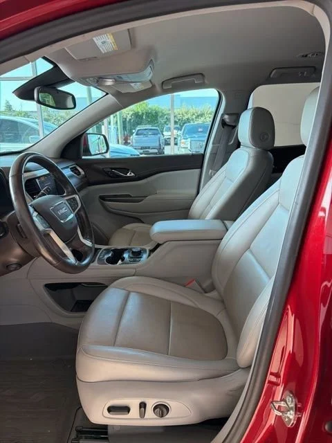 Used 2022 Cayenne Red Tintcoat GMC SLT image 3