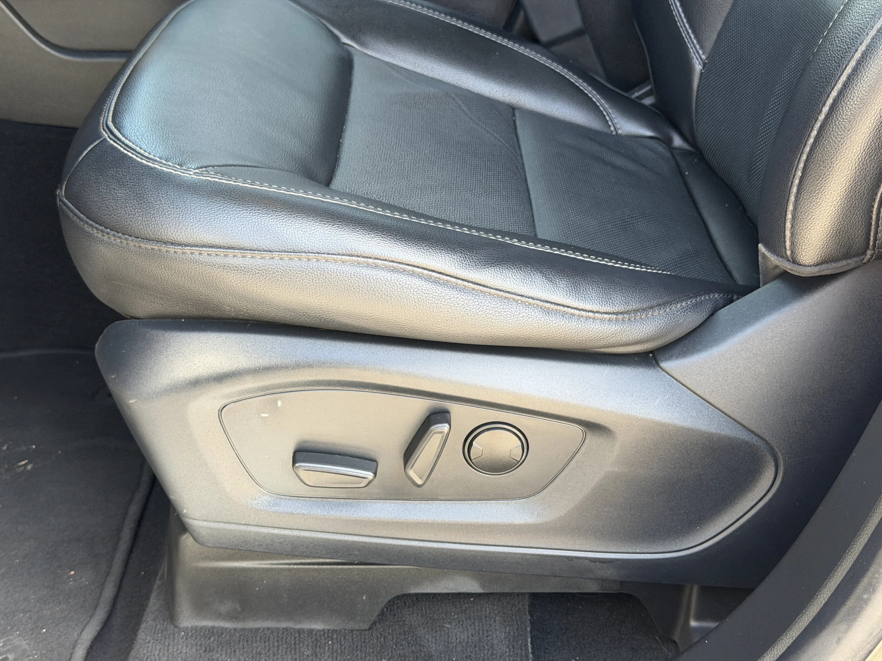 Used 2021 Stone Gray Metallic Ford Limited image 23