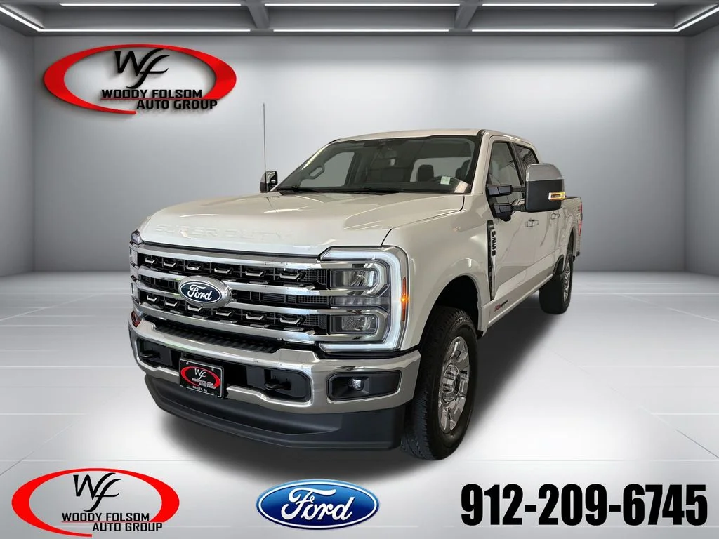 New 2027 White Ford Lariat image 1