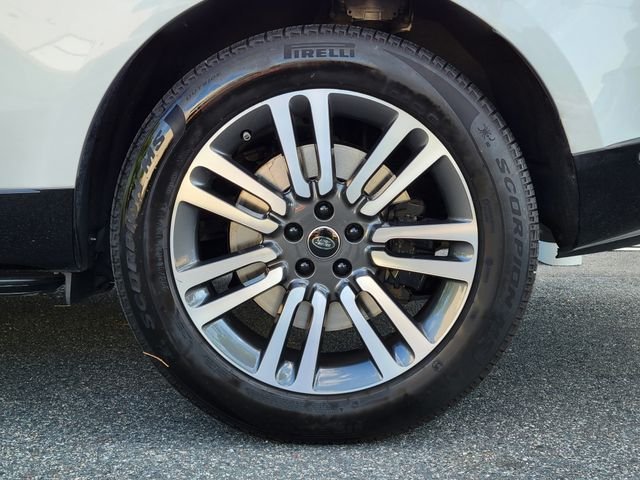 Certified Used 2025 White Land Rover Autobiography image 20