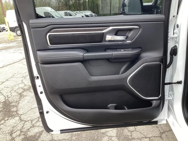 New 2026 Bright White Clear-Coat Exterior Paint RAM Laramie image 15