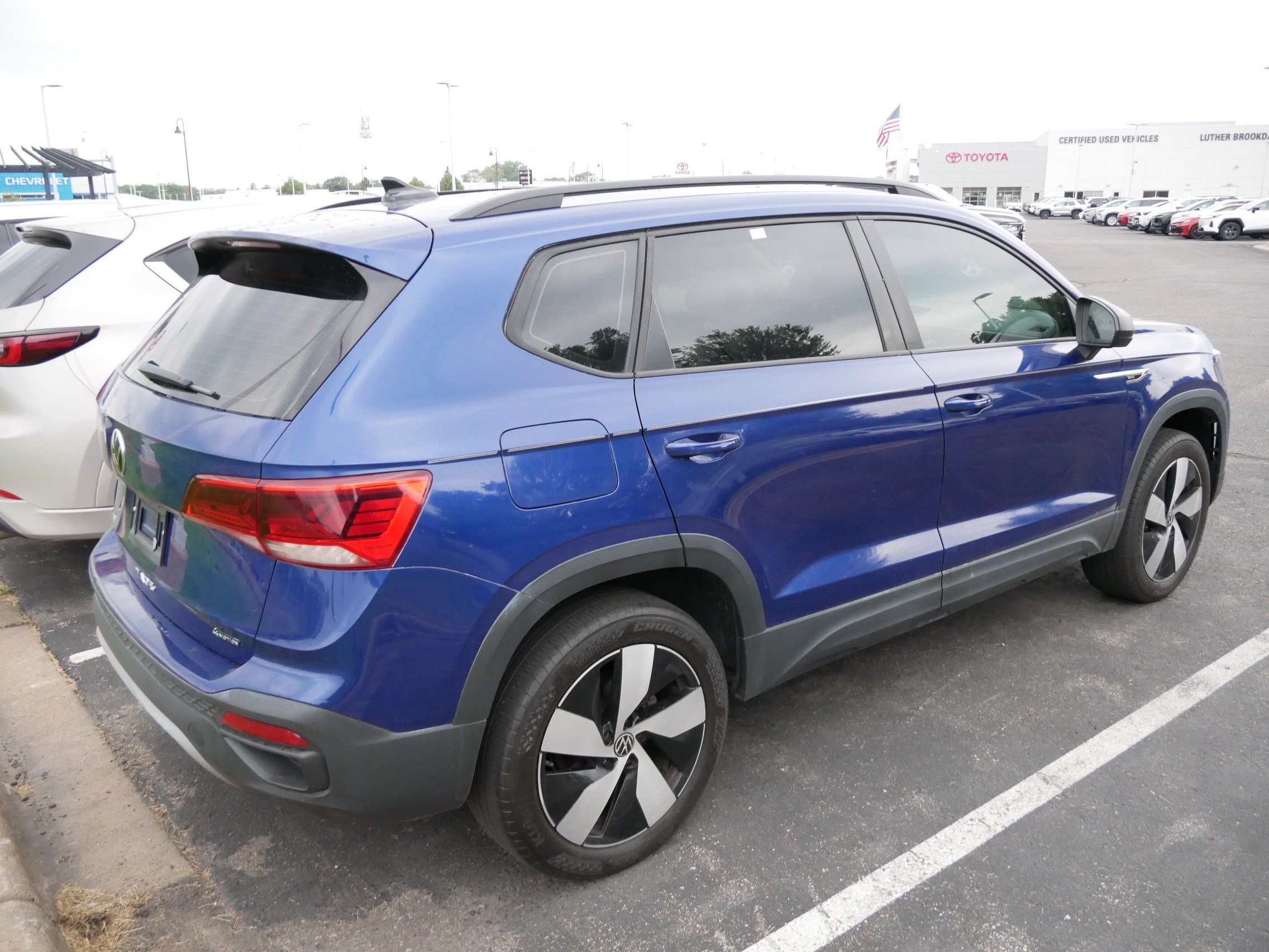 Used 2024 Dusk Blue Metallic Volkswagen S image 7