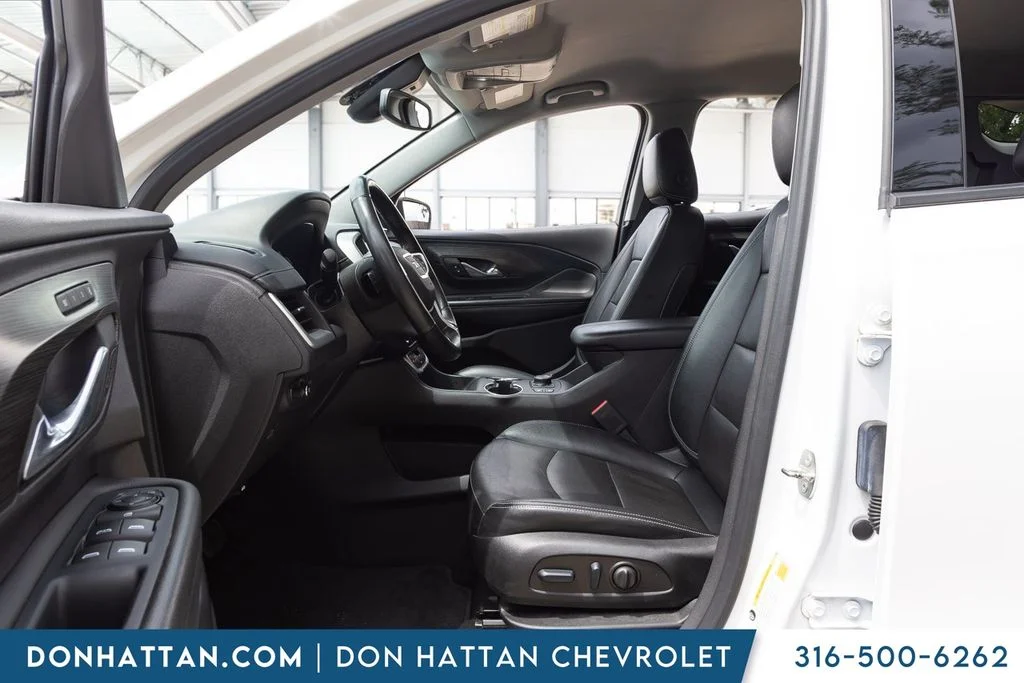 Used 2023 White GMC SLT image 3