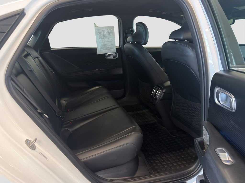 Used 2024 White Hyundai SEL image 19