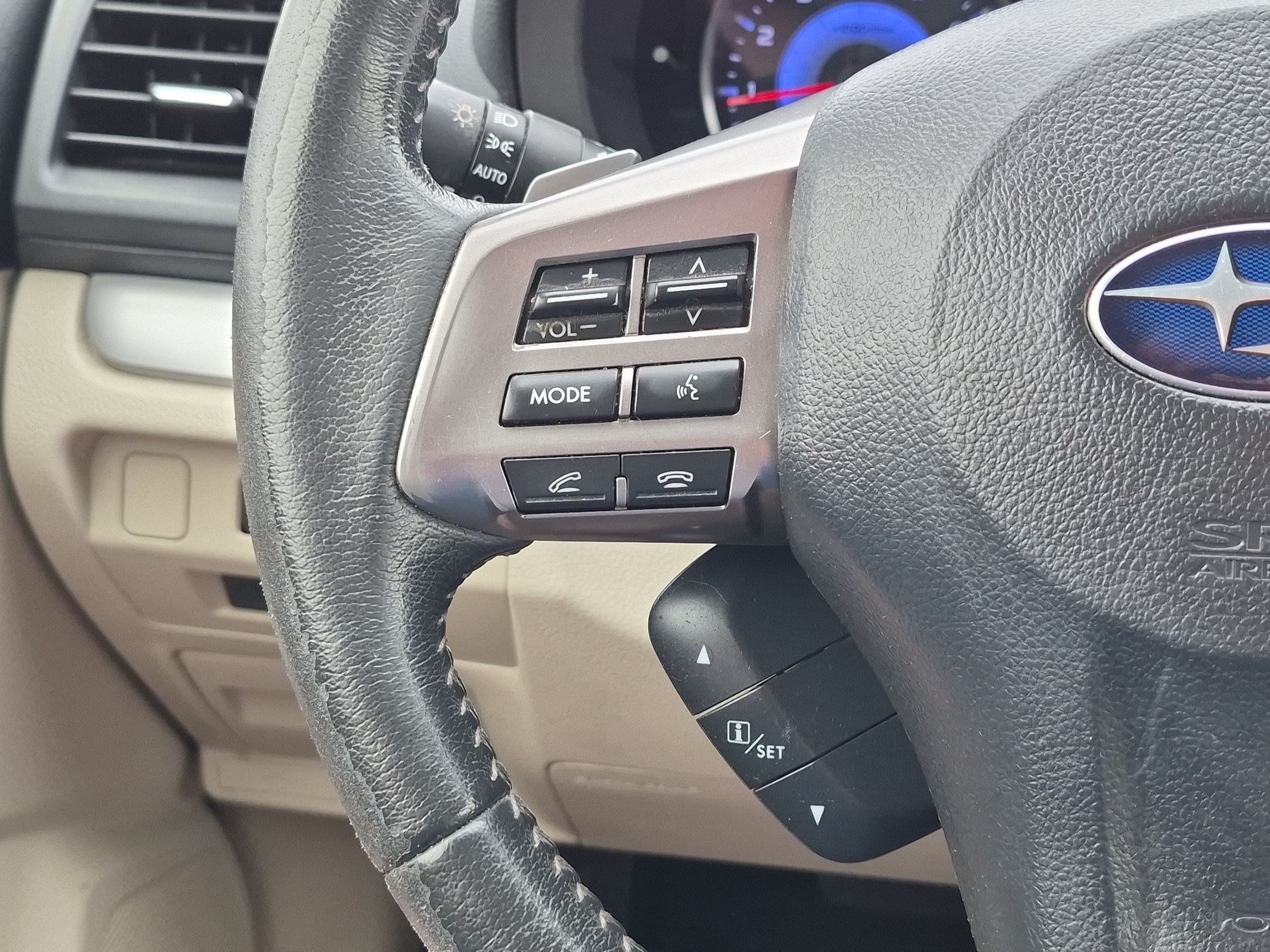 Used 2014 Quartz Blue Pearl Subaru 2.0i Hybrid image 17