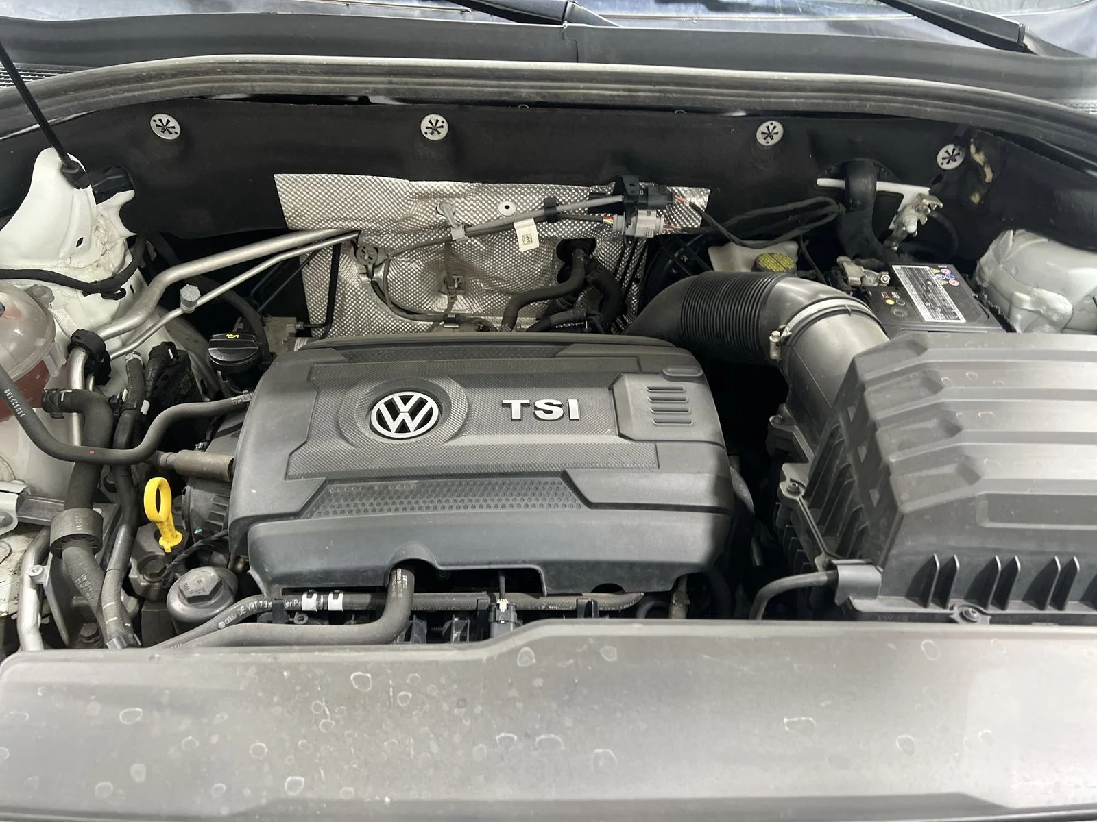 Used 2022 White Volkswagen 2.0T SE w/Technology image 25