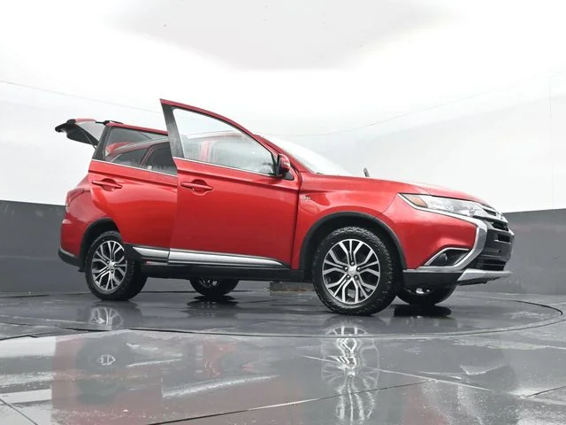 Used 2018 Red Mitsubishi GT image 34