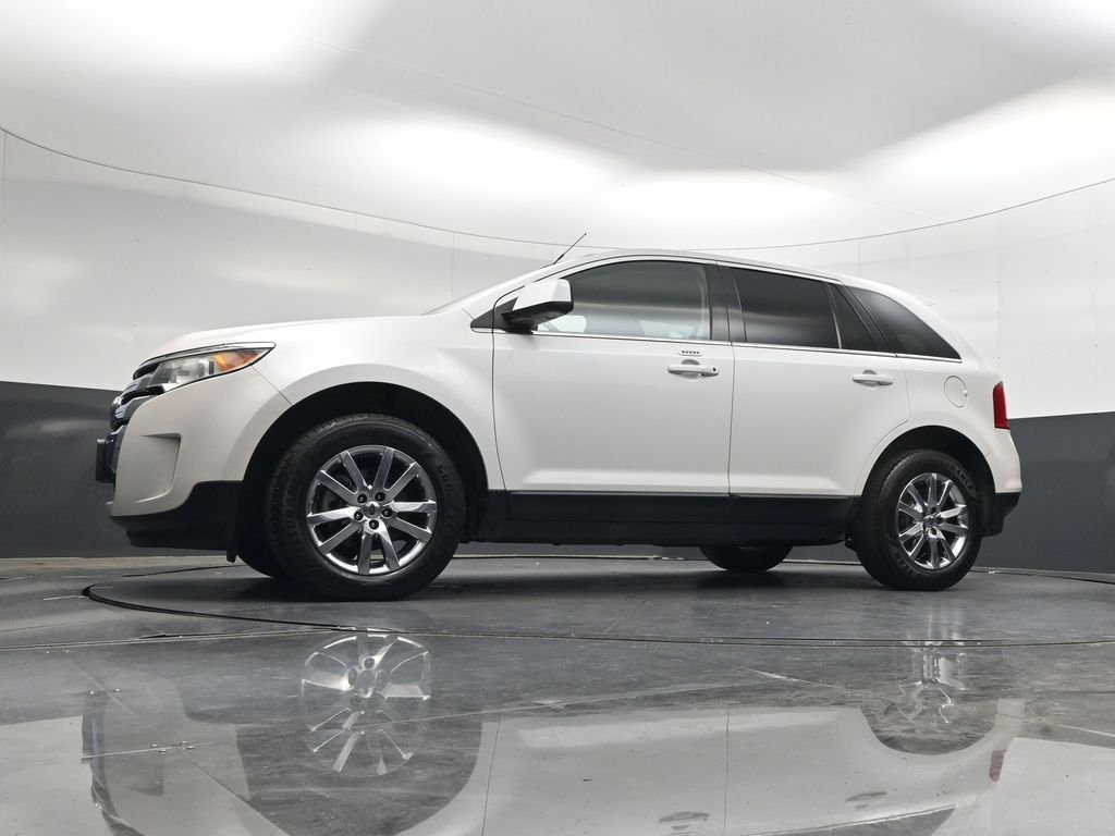 Used 2011 White Ford Limited image 40