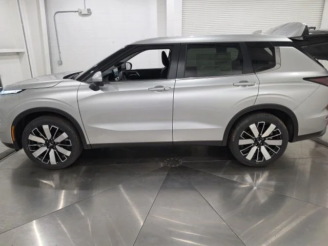 2026 Mitsubishi Outlander SE - Photo 7