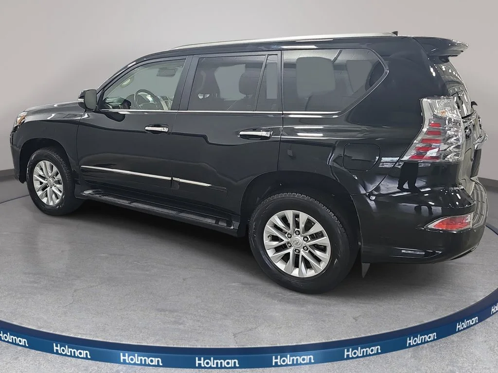Used 2017 Black Lexus 460 image 9