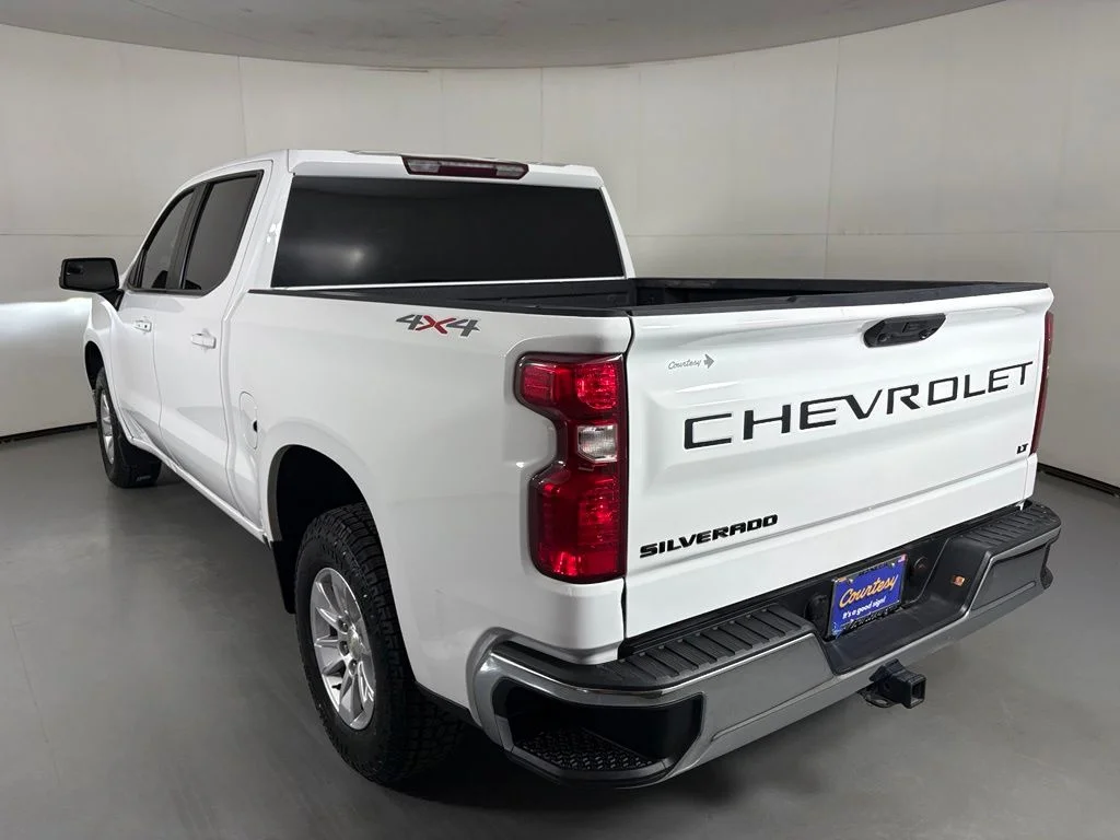 Used 2022 White Chevrolet LT image 7