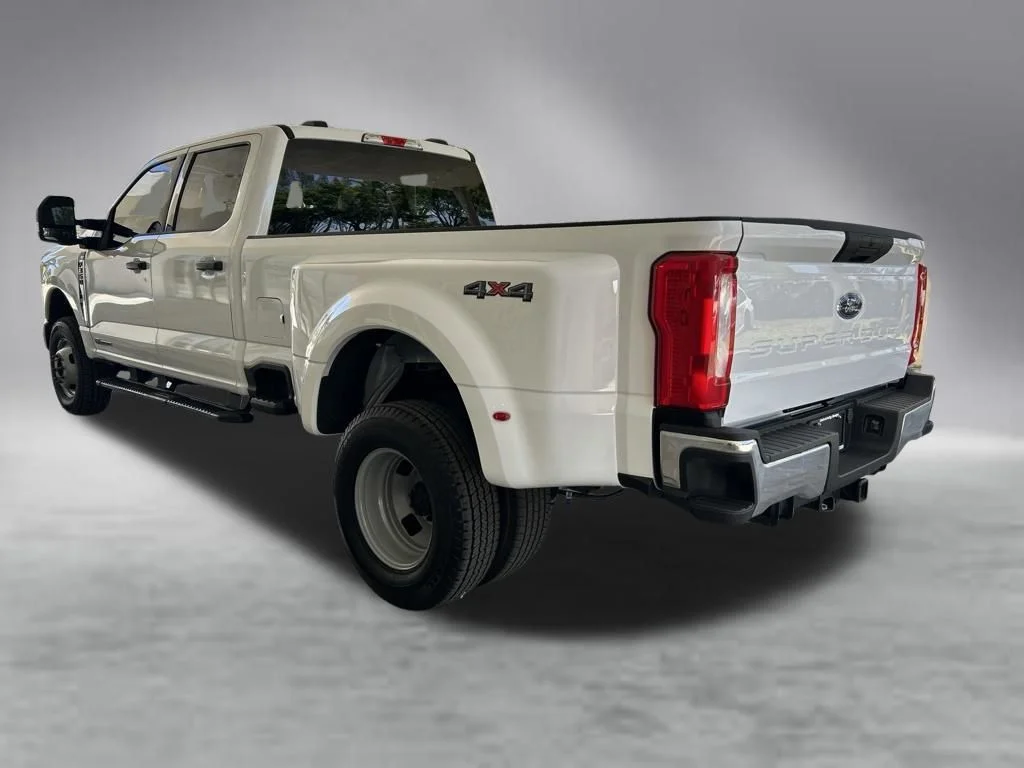 Used 2026 White Ford XLT image 3