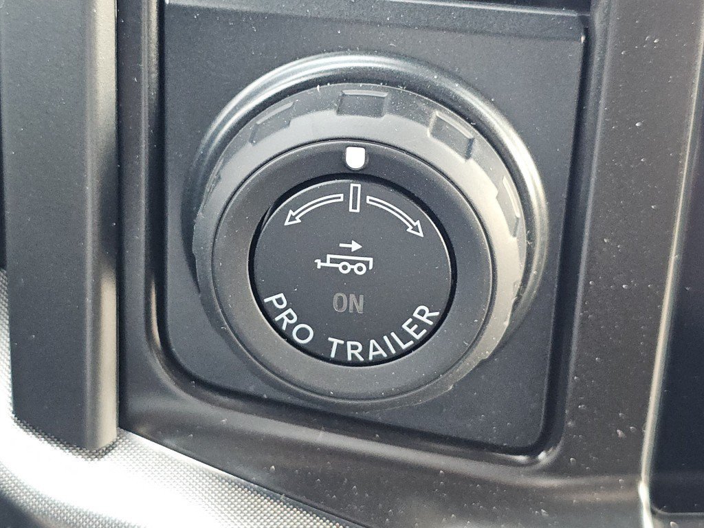 New 2026 Carbonized Gray Metallic Ford Tremor image 13