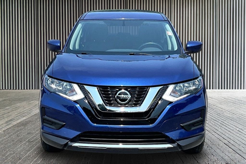 Used 2018 Blue Nissan S image 4