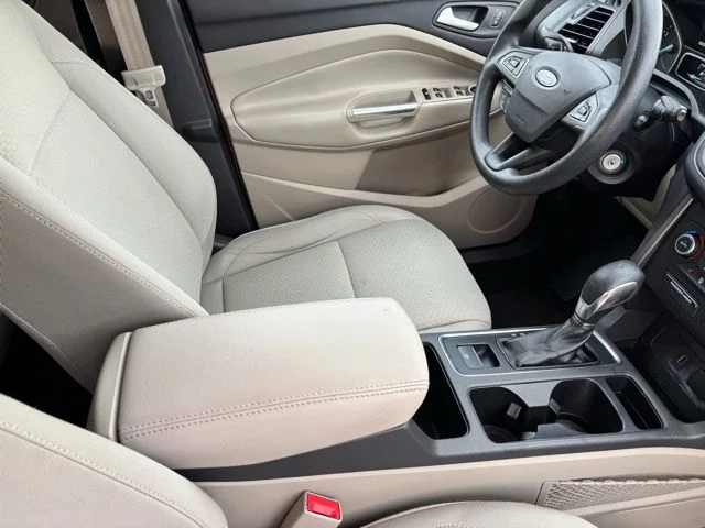 Used 2018 Red Ford SE image 21