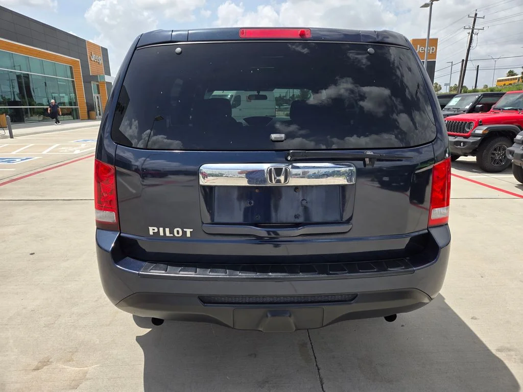 Used 2012  Honda LX image 4