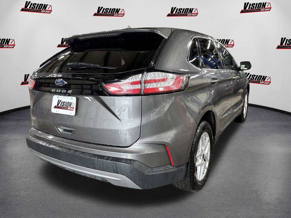 Used 2024 Gray Ford SEL image 5