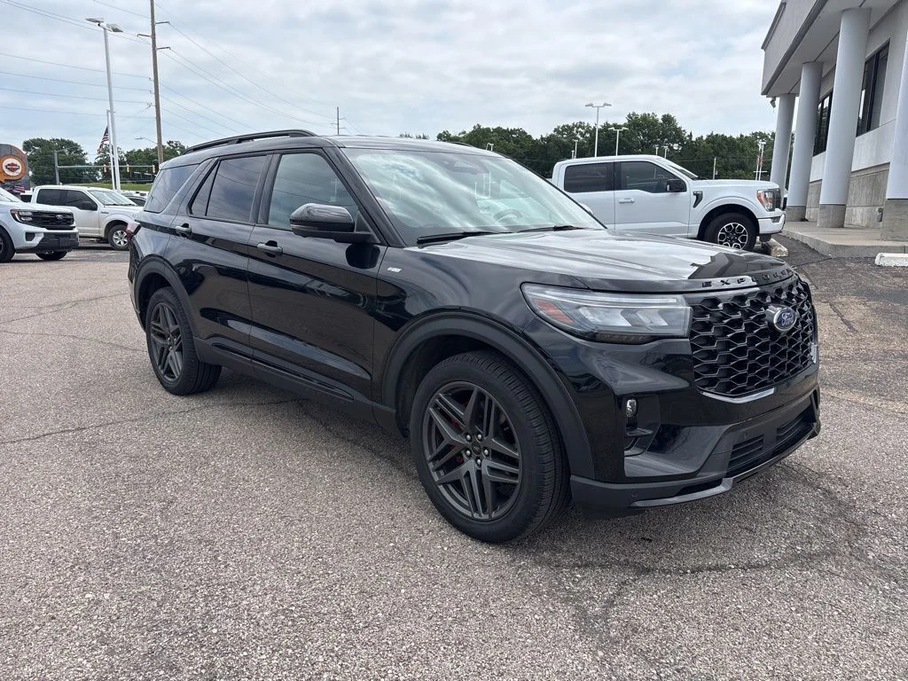 2025 Ford Explorer ST-LINE 4WD (PL535)'s photo