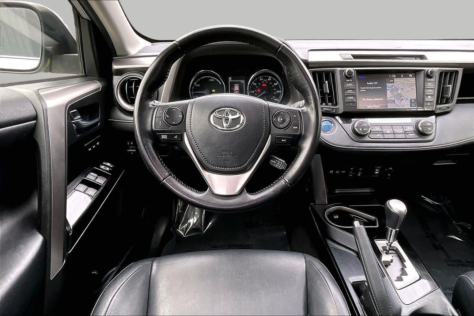 Used 2016 Classic Silver Metallic Toyota Limited image 6