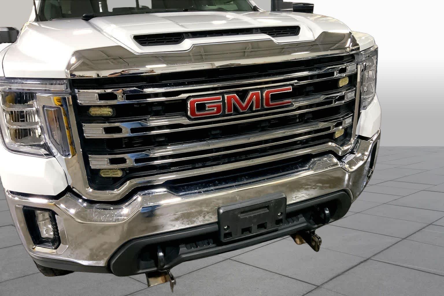 Used 2022 Summit White GMC SLE image 30