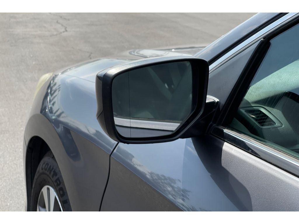 Used 2013 Modern Steel Metallic Honda LX image 11