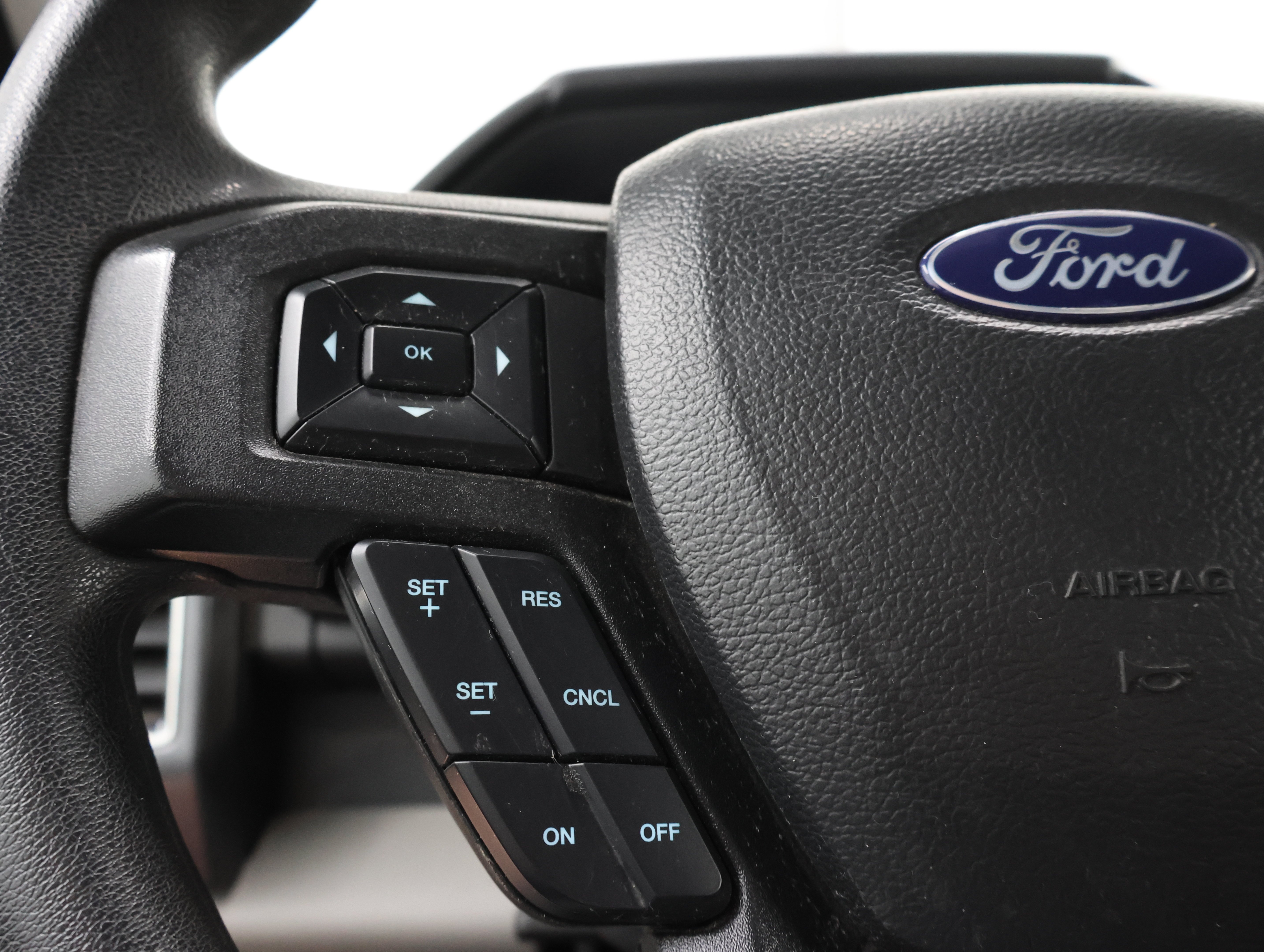 Used 2022 Oxford White Ford 4x4 Crew Cab XLT w/FX4: CREW-SHORT-XLT-6.7L DIESEL-FX4-NAVIGATION-4WD-1 OWNER image 15
