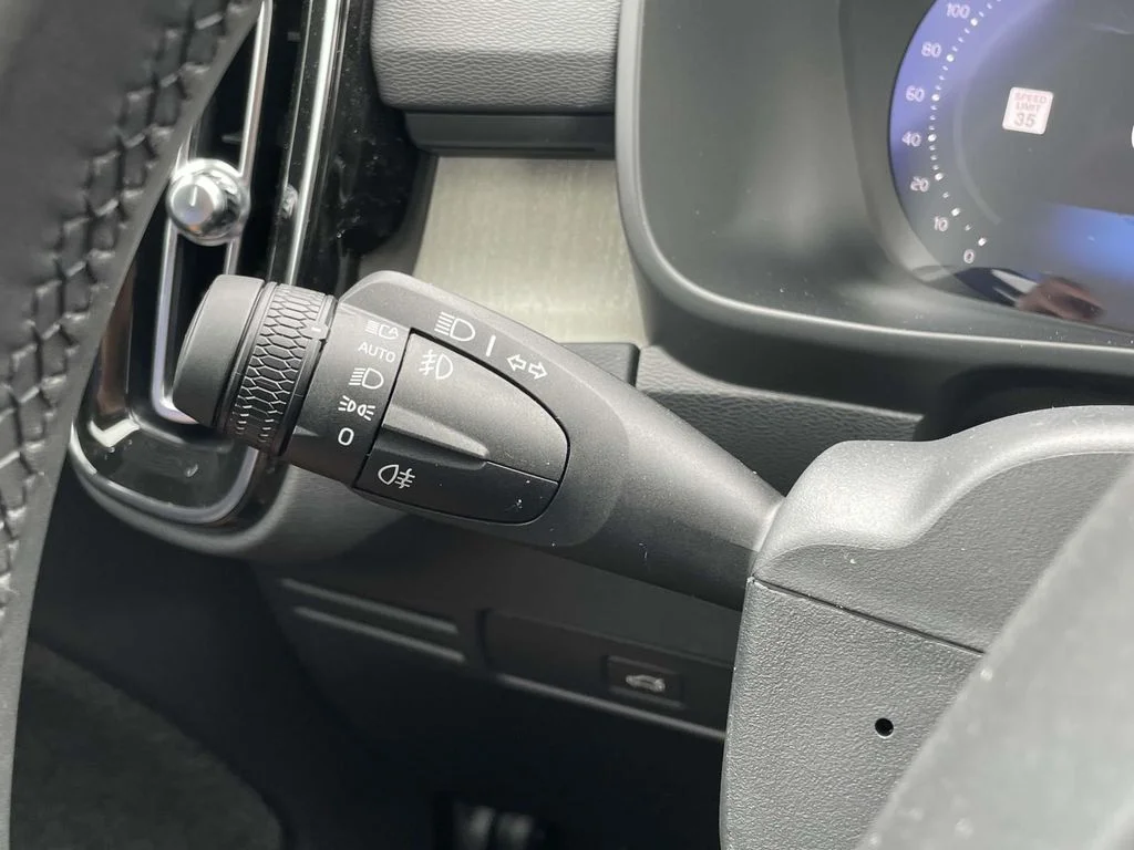 2026 Volvo XC40 Plus - Photo 15