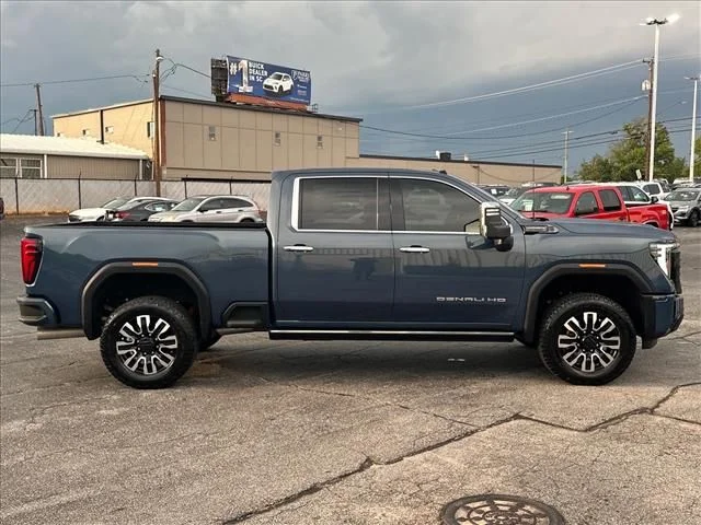 Used 2026  GMC Denali Ultimate image 14