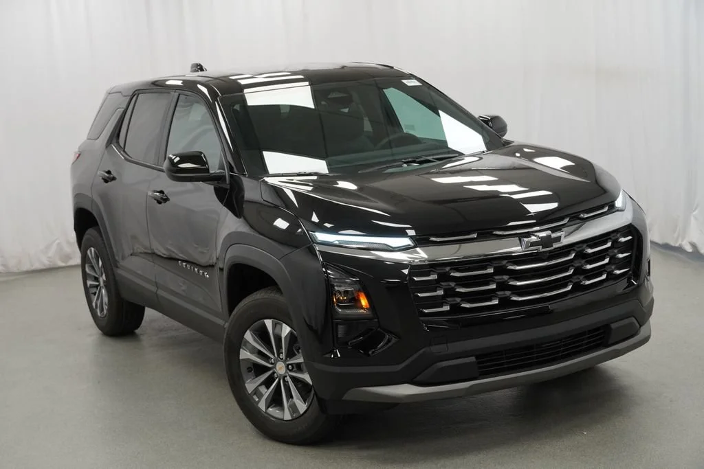 New 2027 Mosaic Black Metallic Chevrolet LT image 33