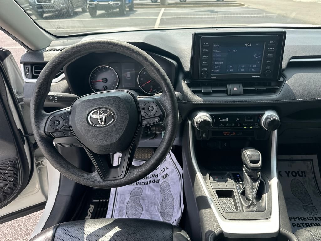 Used 2020 White Toyota LE image 16