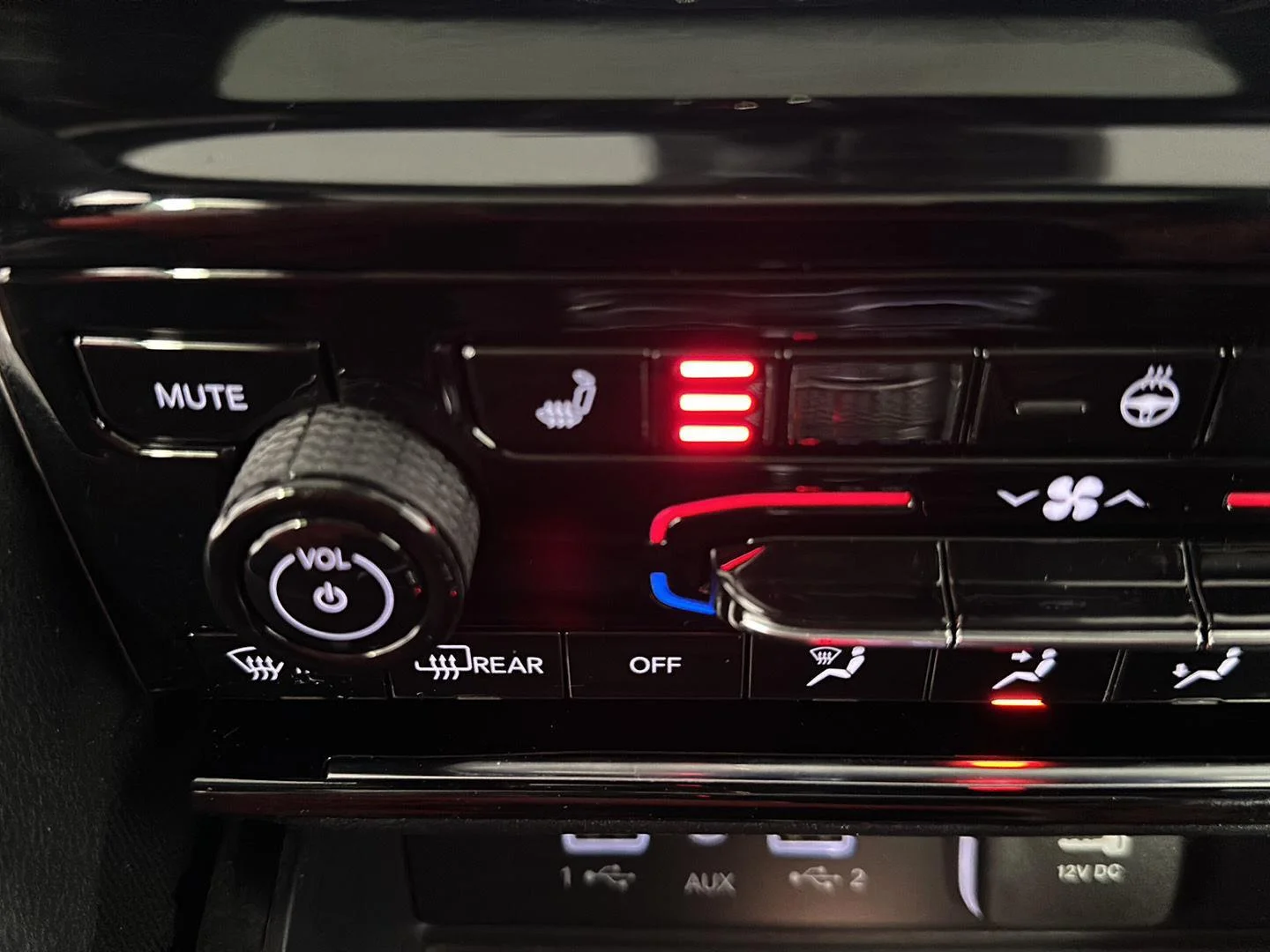 Used 2025 Silver Zynith Jeep Altitude X image 36