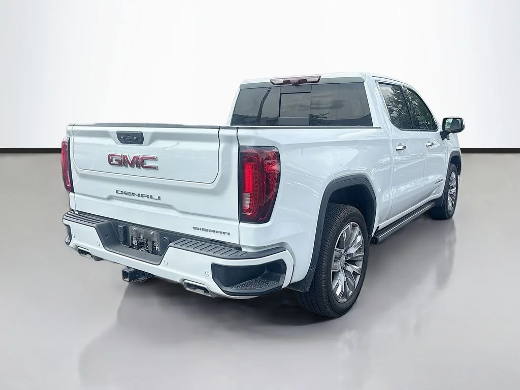 Used 2022 Summit White GMC Denali image 5