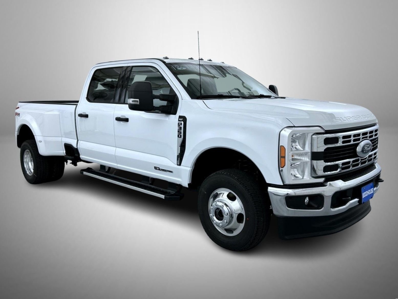 New 2026 Oxford White Ford XLT image 3