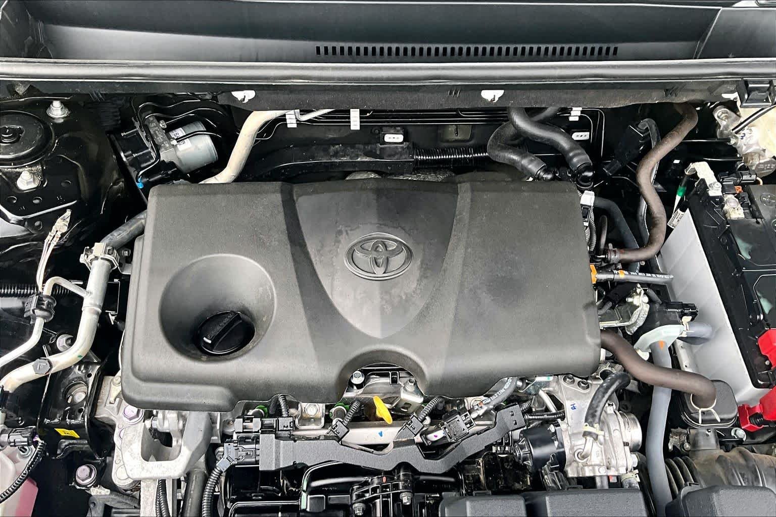 Used 2025 Midnight Black Metallic Toyota XLE image 33