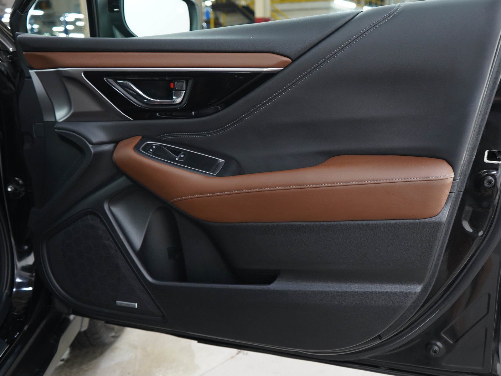 Used 2024 Crystal Black Pearl Subaru Touring XT image 9
