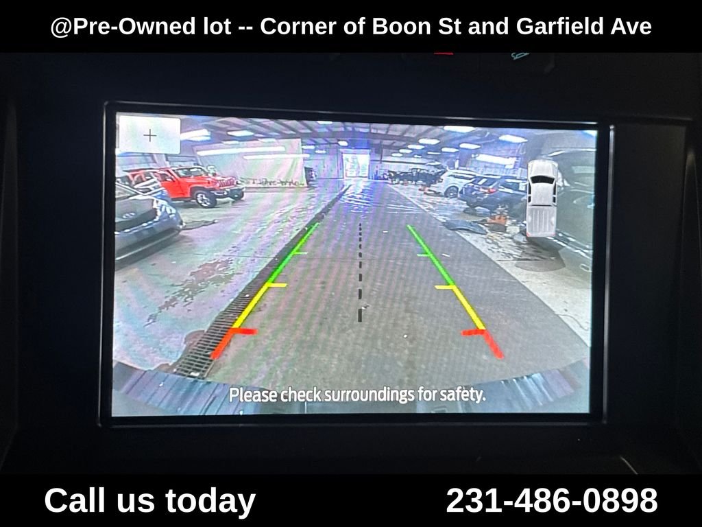 Used 2022 White Ford XLT image 24