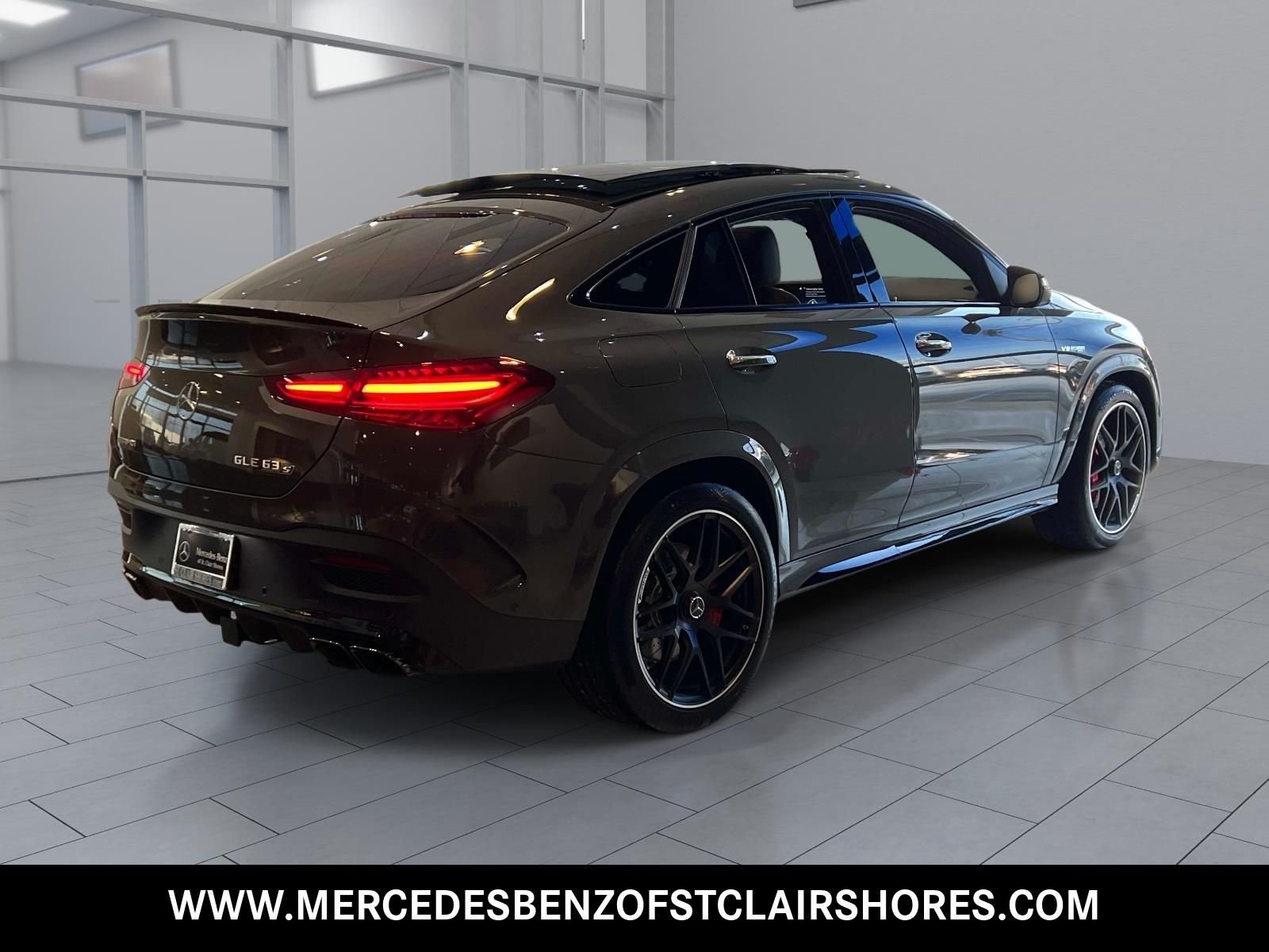 New 2026 MANUFAKTUR Silicon Grey Mercedes-Benz AMG® GLE 63 S 4MATIC+ Coupe image 5