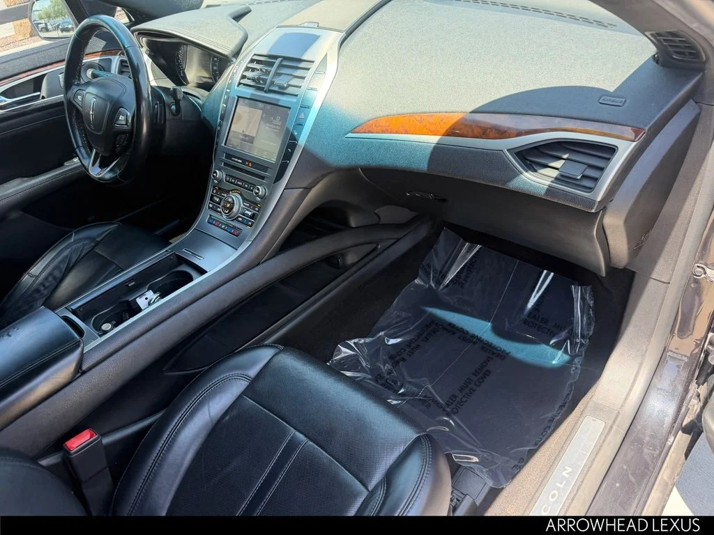 Used 2019 Black Lincoln Reserve image 11