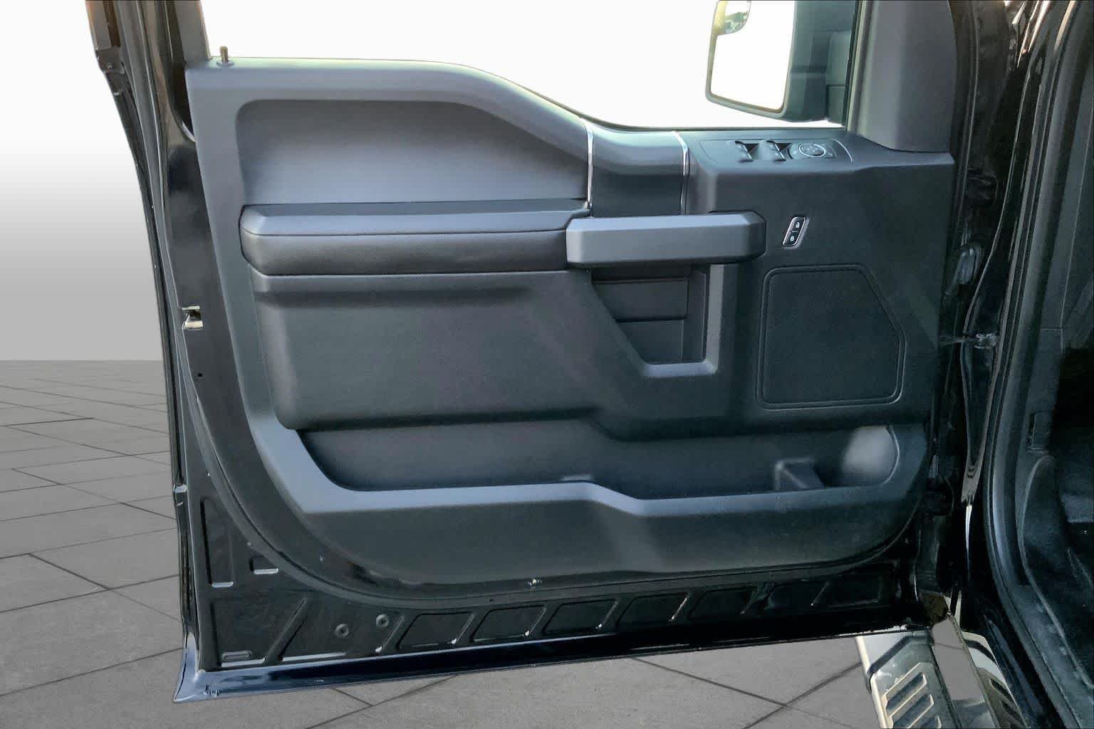 Used 2018 Shadow Black Ford XLT image 20