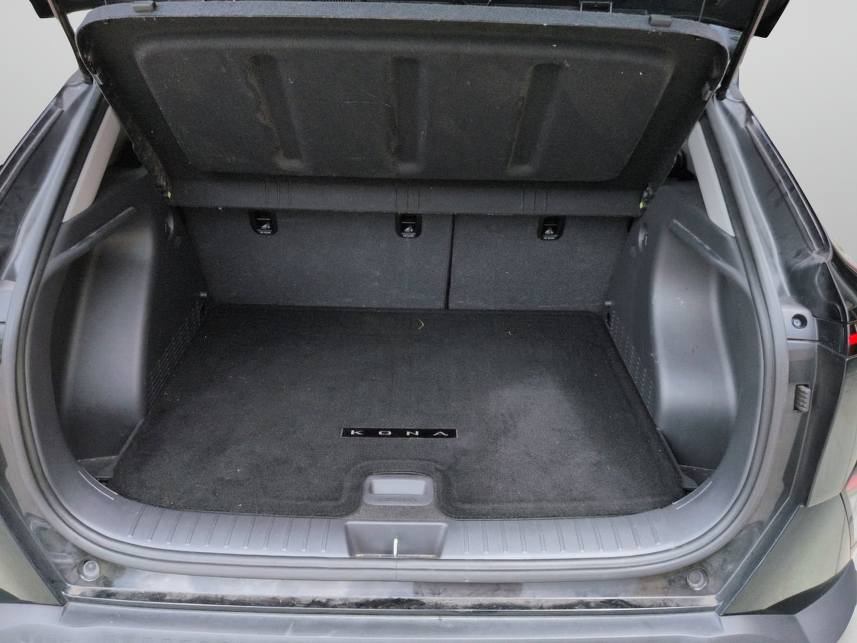 Used 2025 Abyss Black Pearl Hyundai SEL image 10