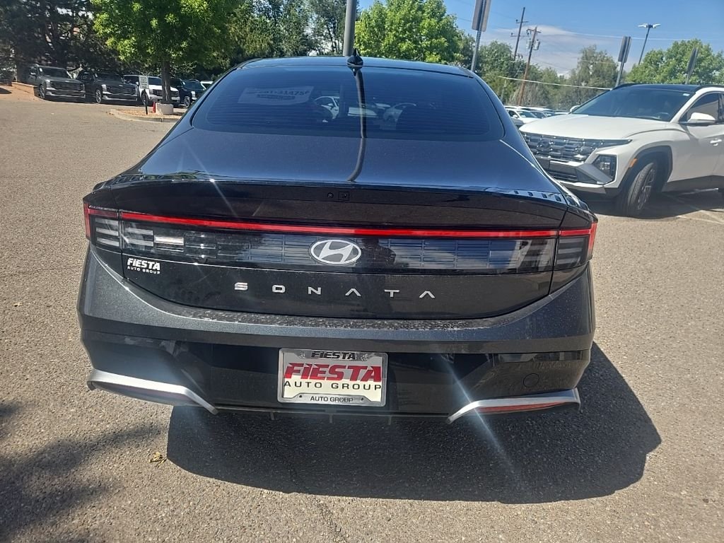 Used 2026 Gray Hyundai SEL Sport image 4