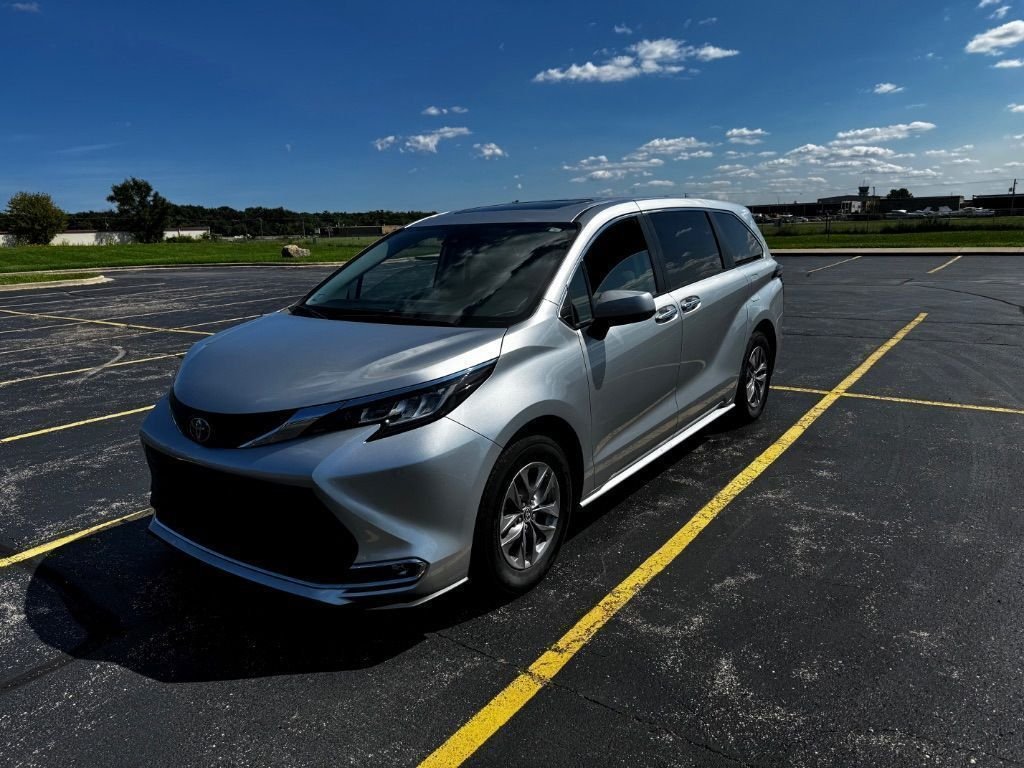 Used 2023 Silver Toyota XLE image 3