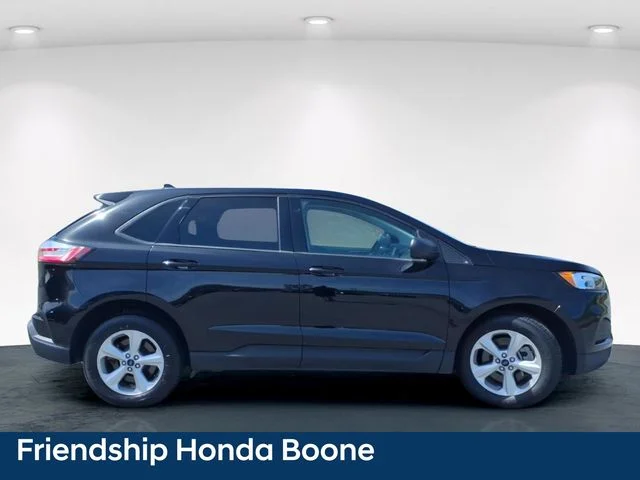 Used 2022 Black Ford SE image 7