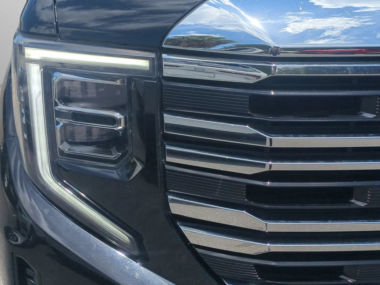 Used 2025 Onyx Black GMC SLT image 26