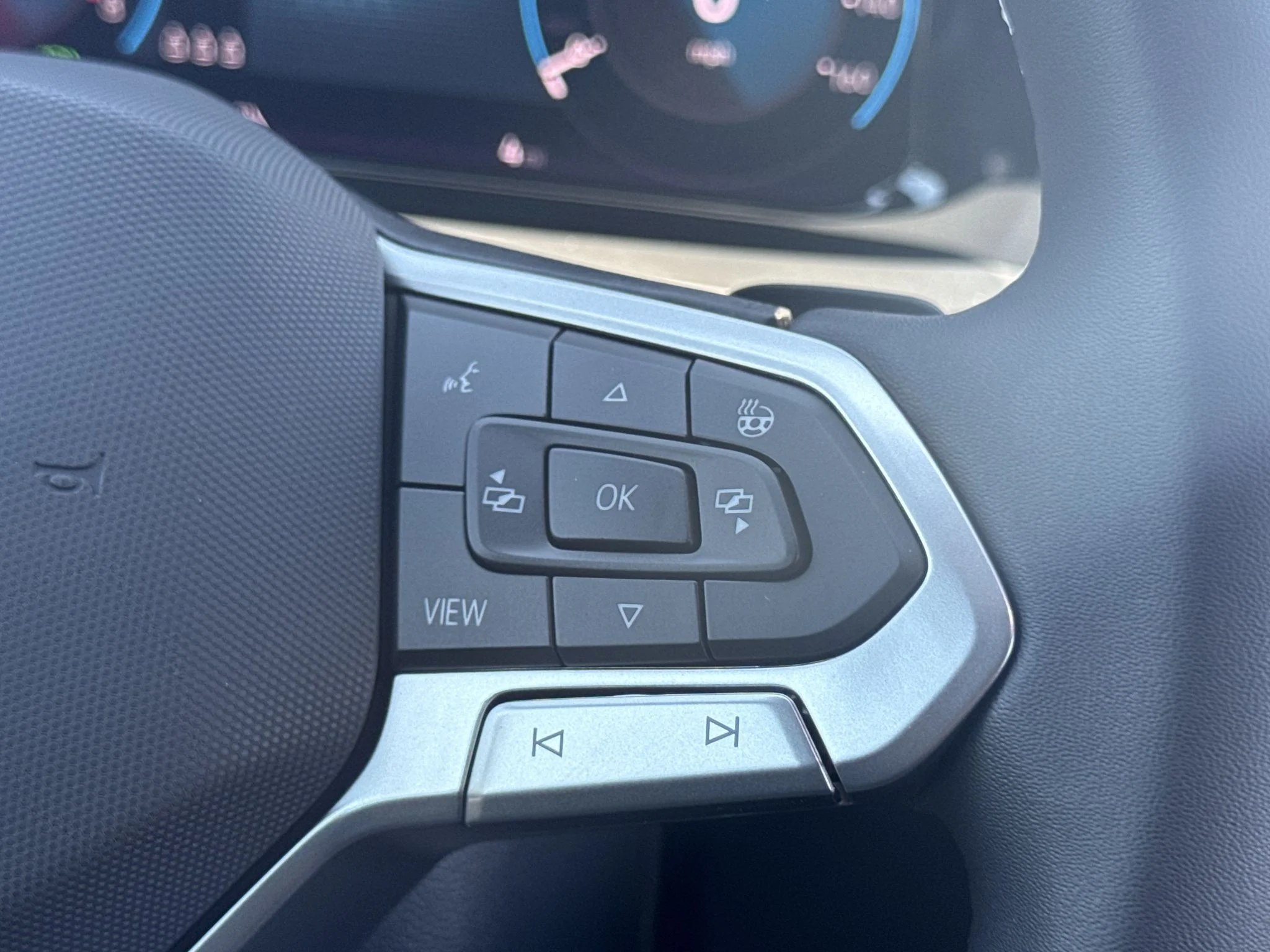 New 2026 Pure Gray Volkswagen 2.0T SE w/Technology image 21
