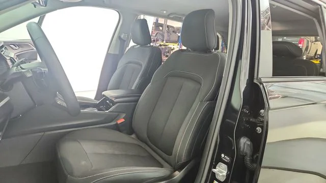 Used 2023 Black Jeep Laredo image 58