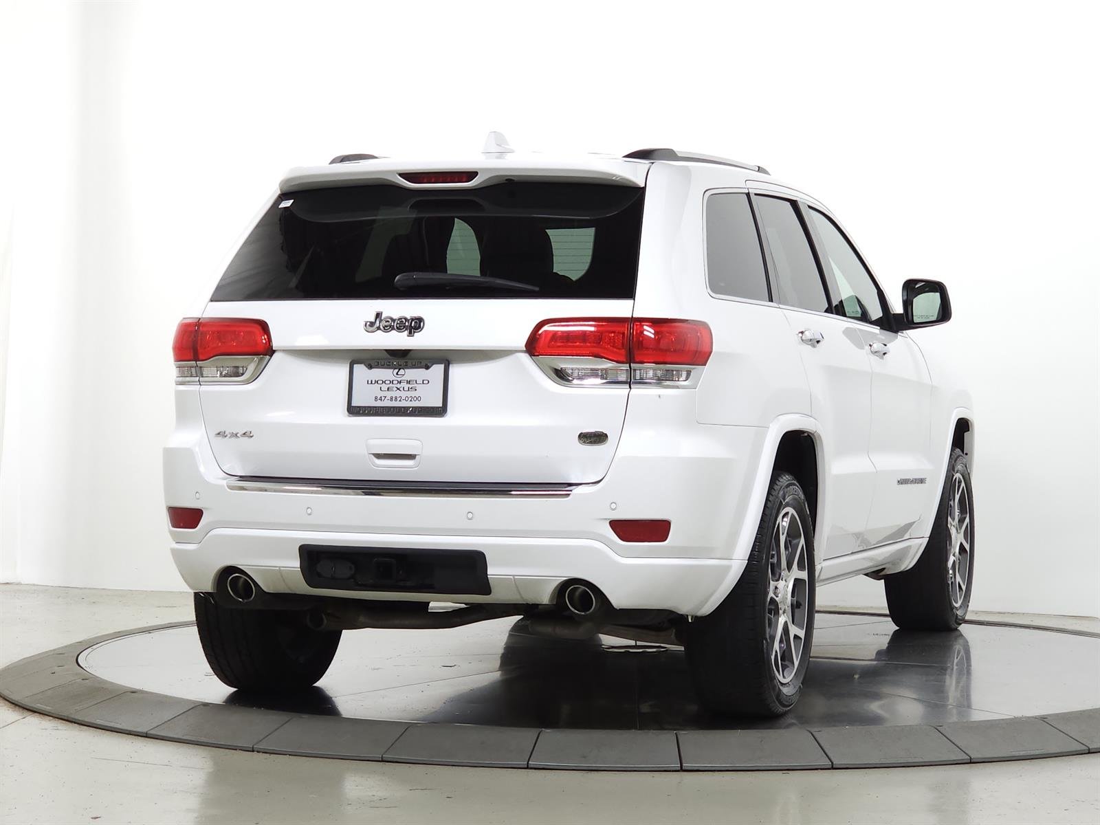 Used 2019 White Jeep Overland image 11
